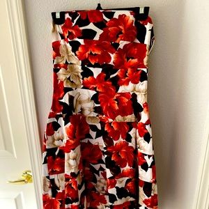 Whit House Black Market strapless dress